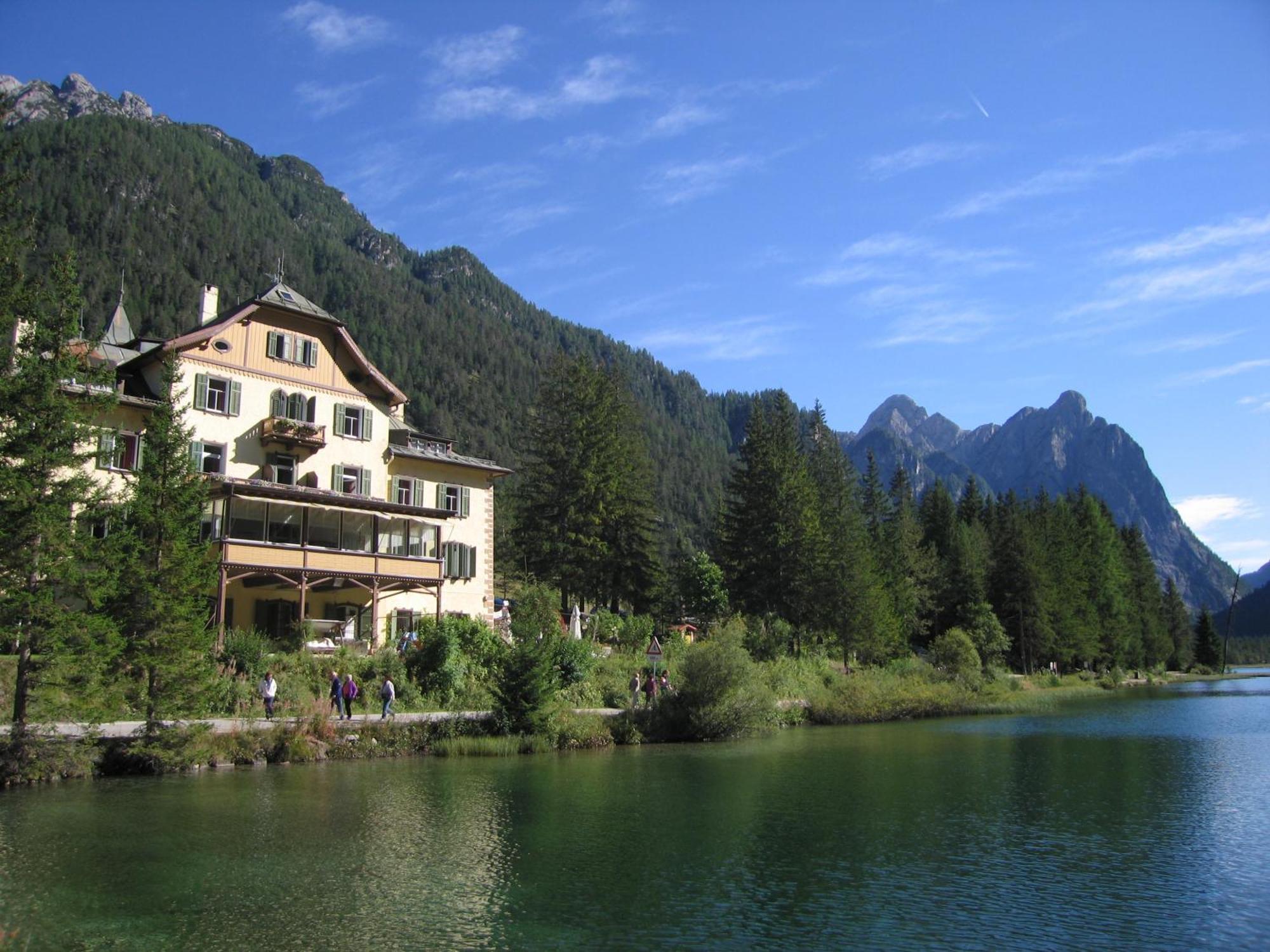 Hotel Baur Am See Dobbiaco Luaran gambar